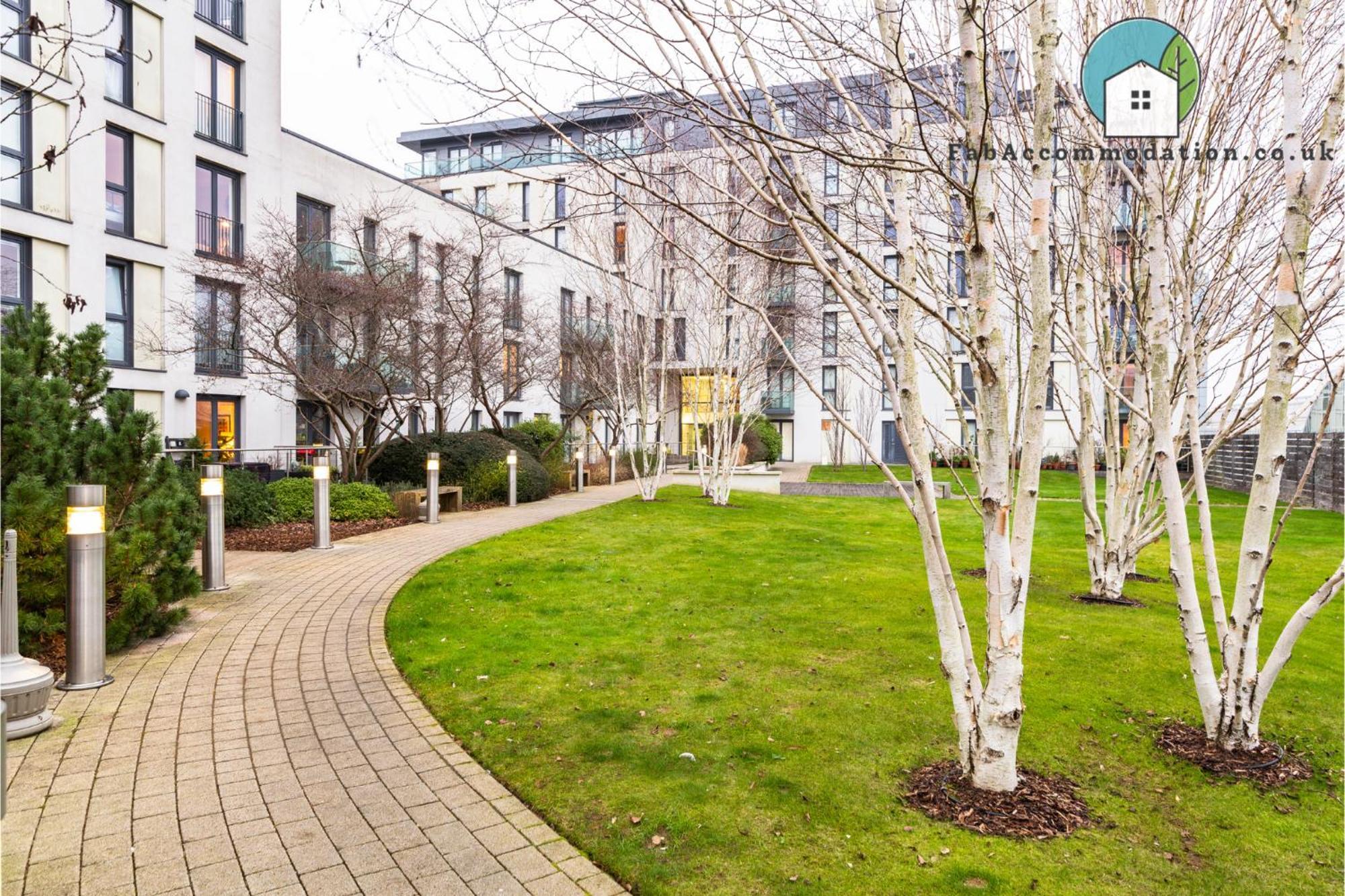 Amazing Flat-Parking Available-By Fabaccommodation Cardiff Kültér fotó